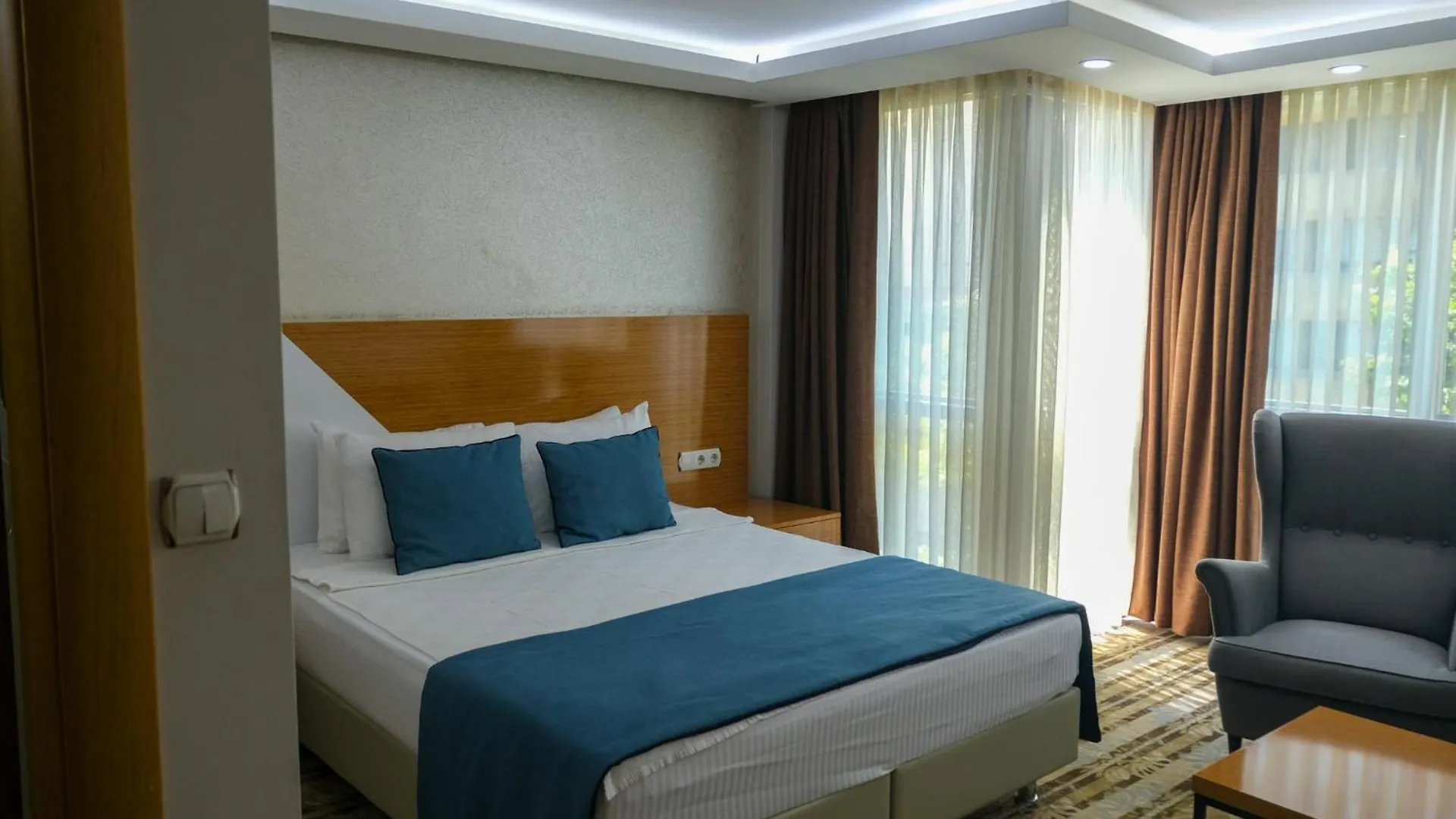 Bulvar Hotel Измир