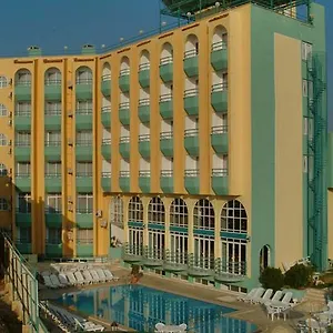 فندق Albora كوشاداسيه
